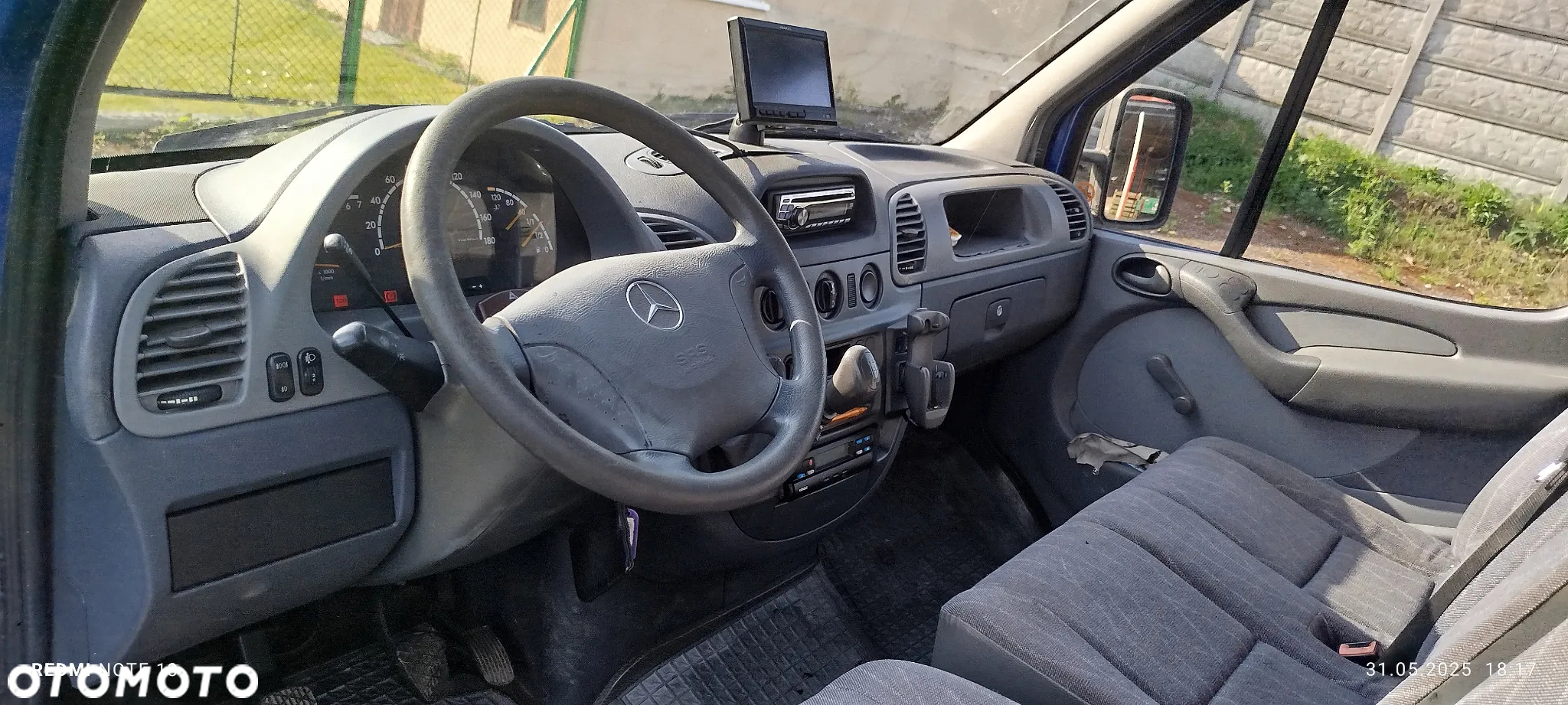 Mercedes-Benz 313 - 12