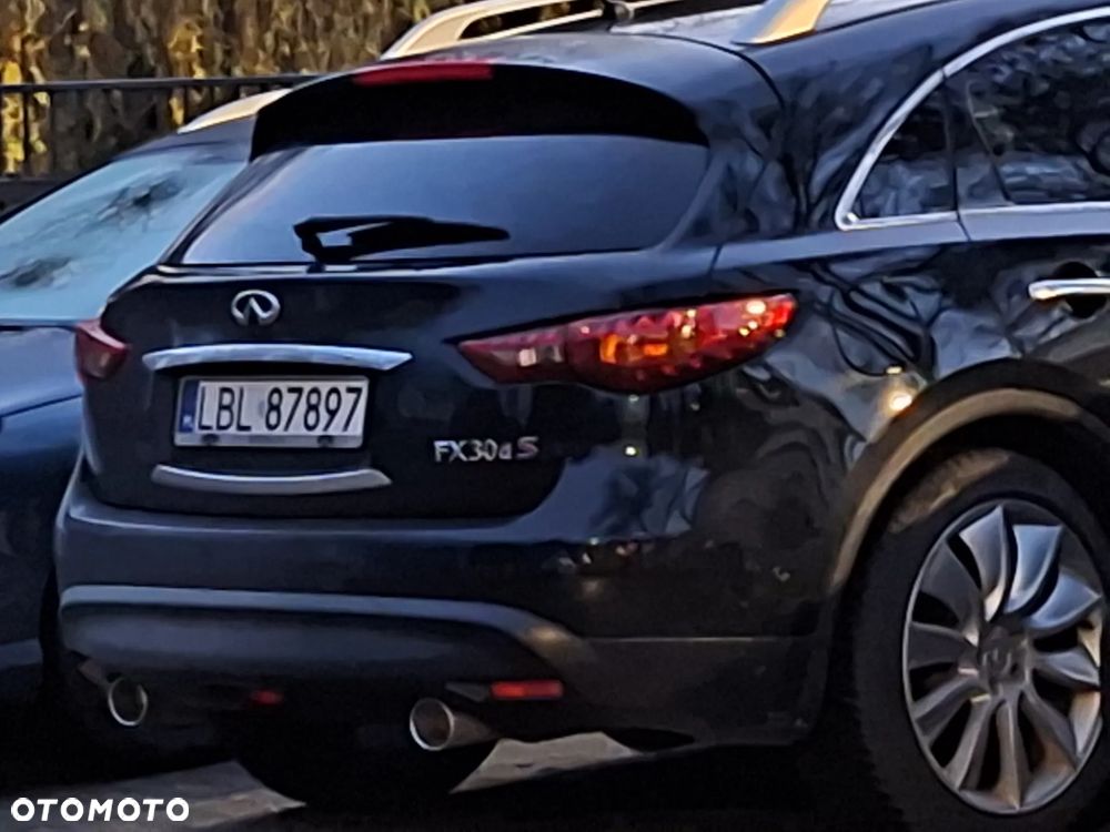 Infiniti FX FX30d S - 11