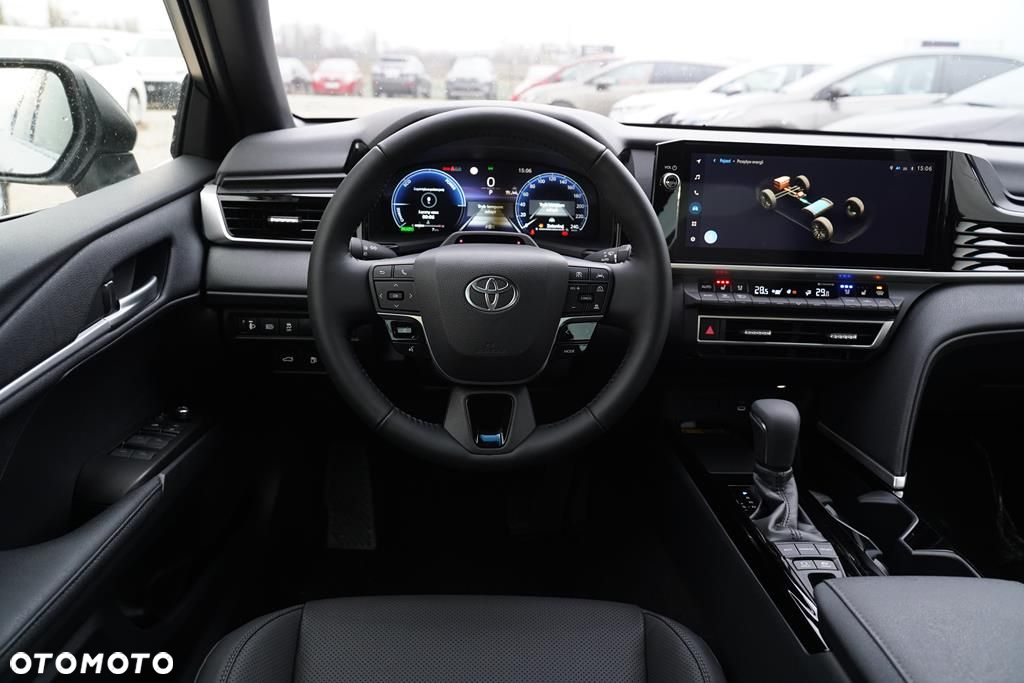 Toyota Camry - 12