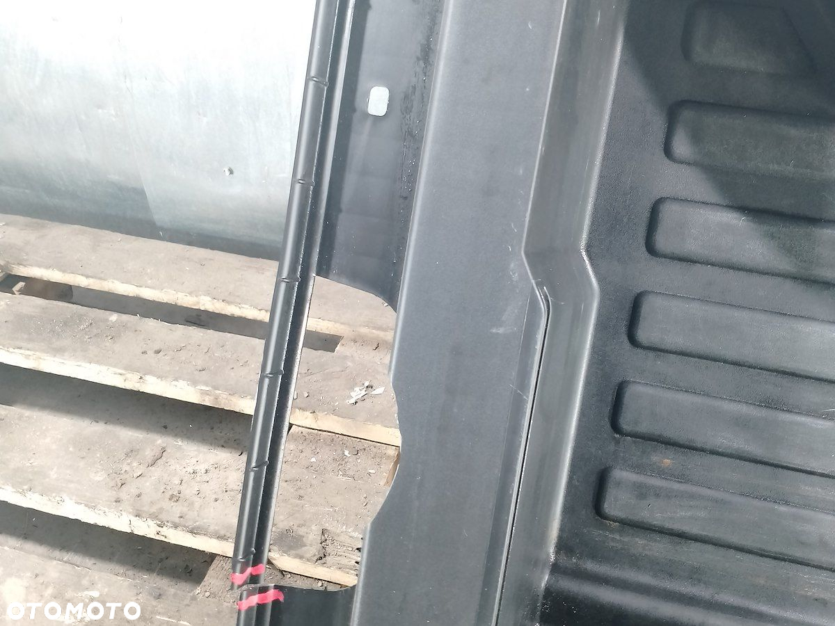 WKŁAD BAGAŻNIKA AUDI Q7 (2005-2015)  4L0861529A - 4