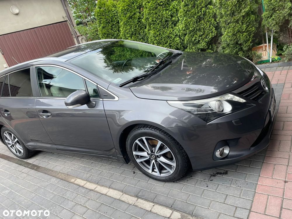 Toyota Avensis 1.8 Active - 11