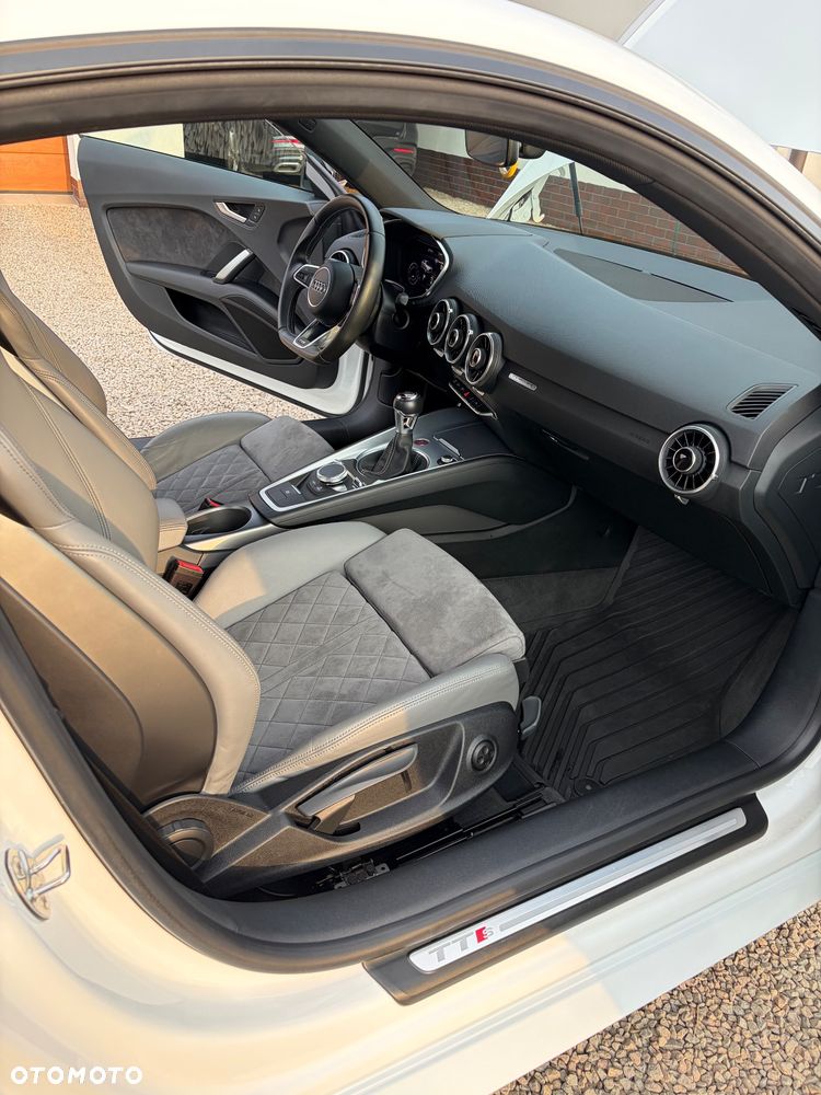 Audi TT S Coupé - 15