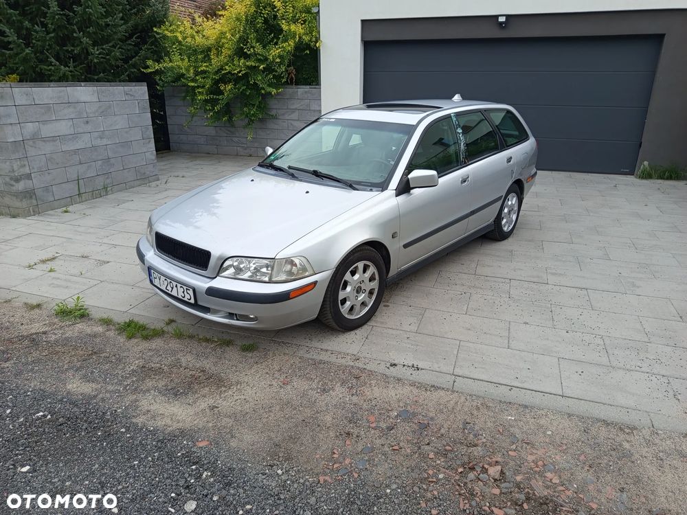 Volvo V40 1.8 '75' Elegance - 1