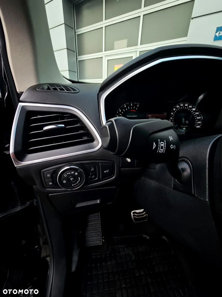 Ford Edge 2.0 TDCi Twin-Turbo 4WD Sport - 8