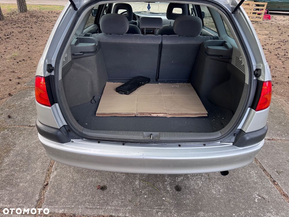 Toyota Avensis - 13
