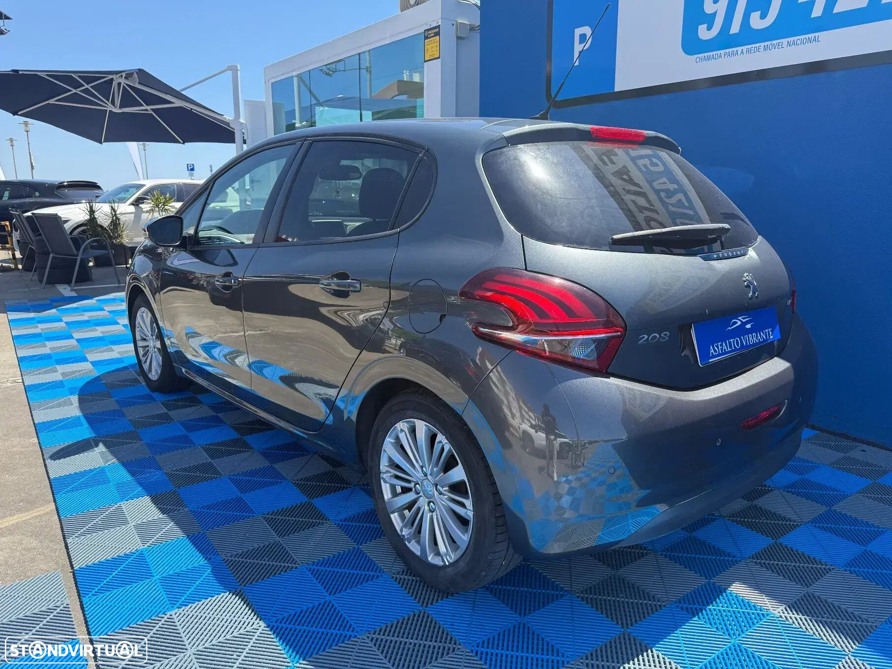 Peugeot 208 - 2