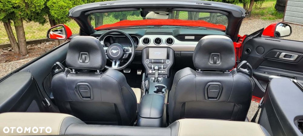 Ford Mustang - 6