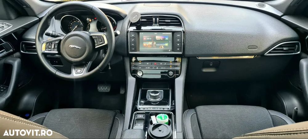 Jaguar F-Pace 30d AWD R-Sport - 9