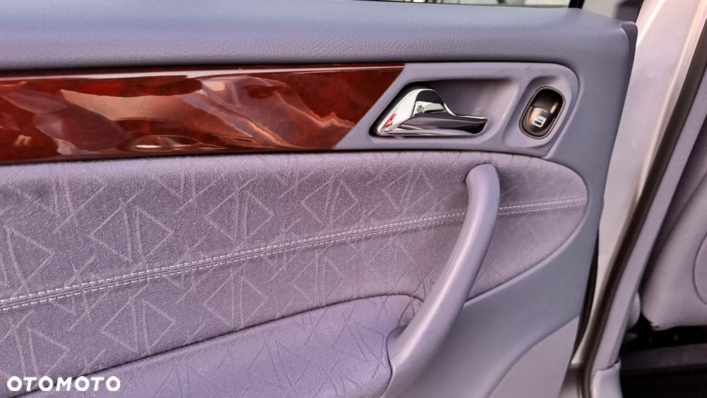 Mercedes-Benz Klasa C - 19