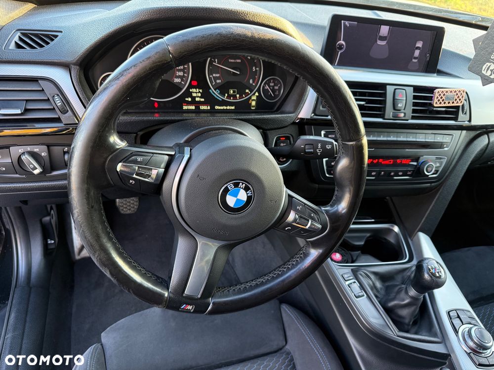 BMW Seria 3 320d - 22