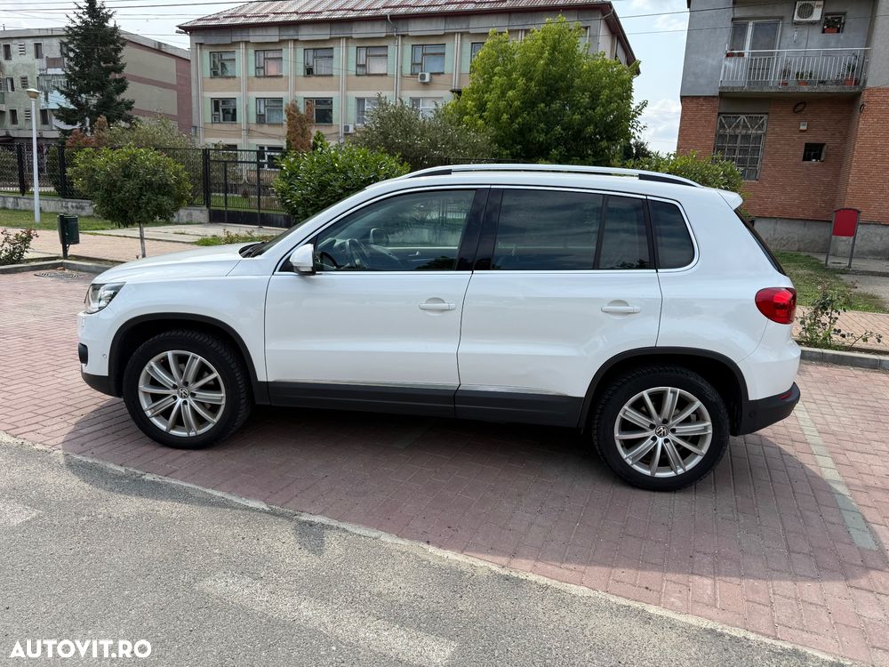 Volkswagen Tiguan - 11