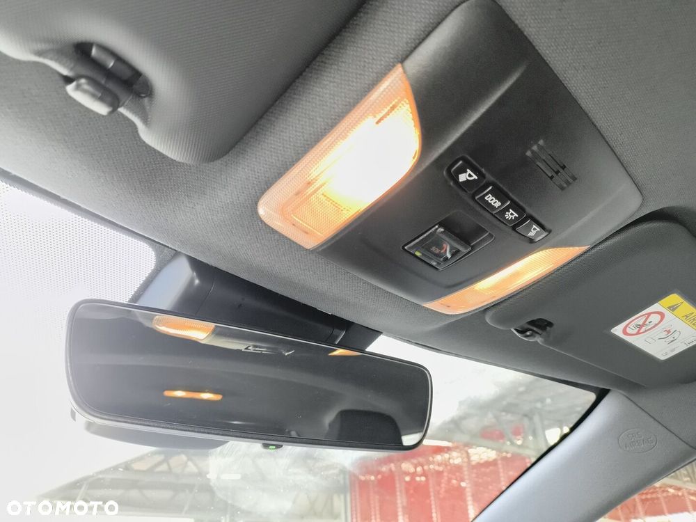 Toyota Corolla 1.8 Hybrid Comfort - 28