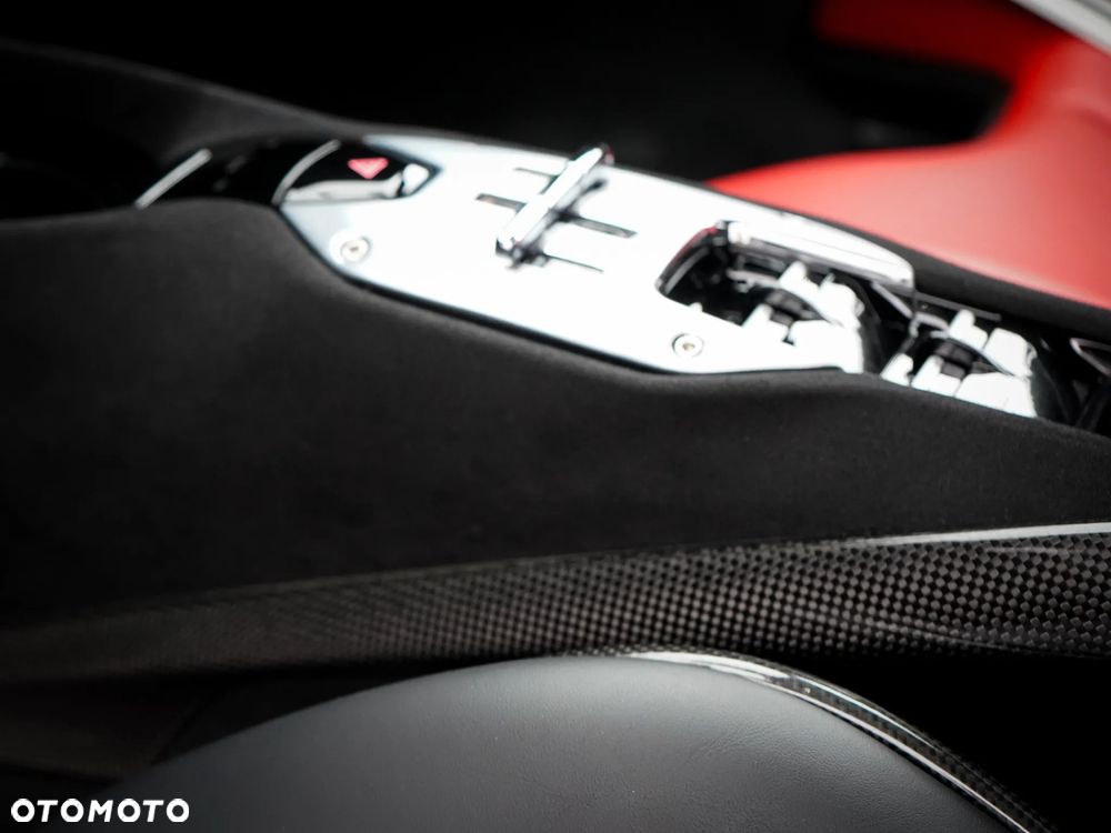 Ferrari SF90 Spider - 34