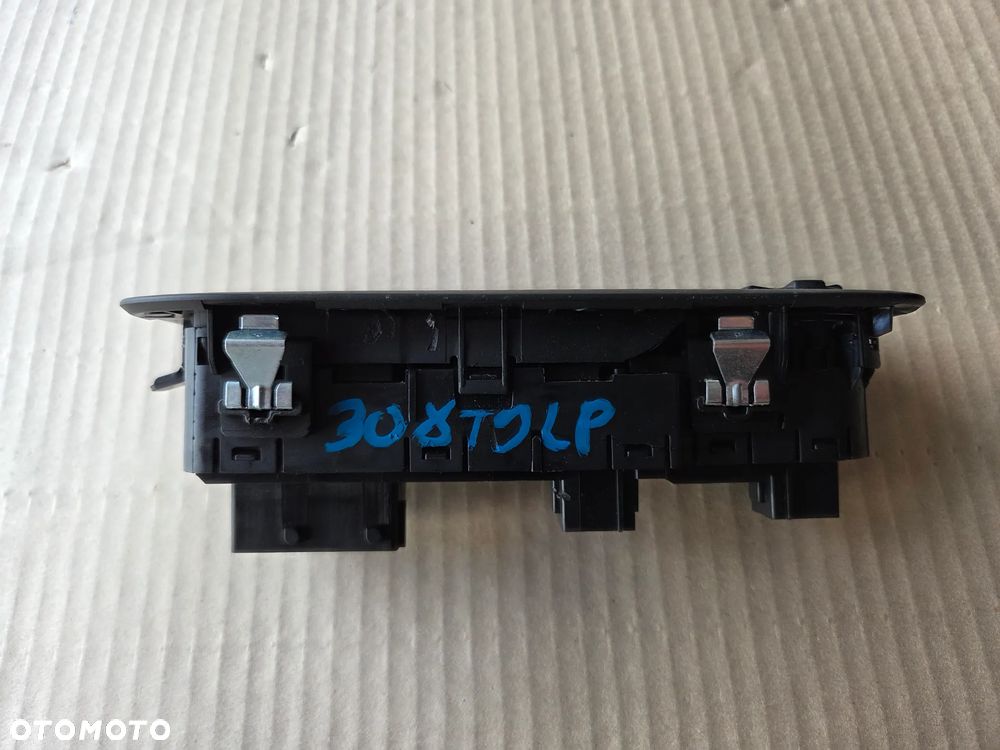 Przełącznik panel sterowania szyb Peugeot 308 T9 - 2