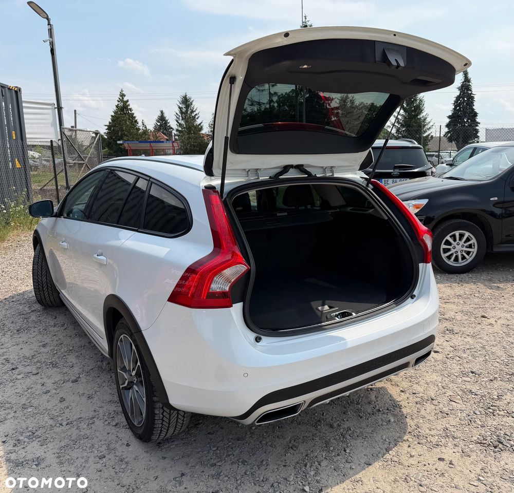 Volvo V60 Cross Country T5 AWD Geartronic Summum - 35