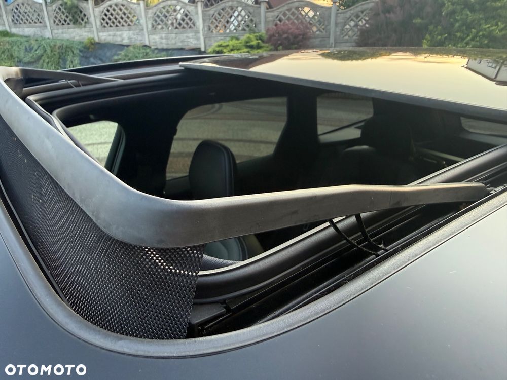 Volvo XC 60 B4 B Plus Dark - 24