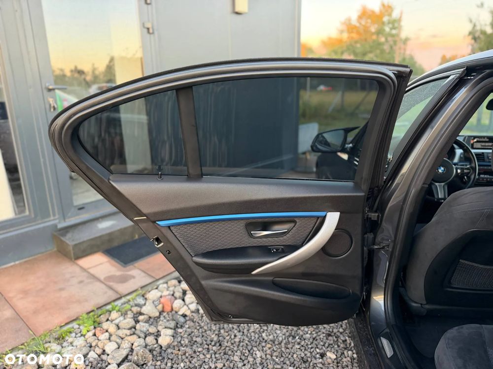BMW Seria 3 320d M Sport Shadow sport - 15