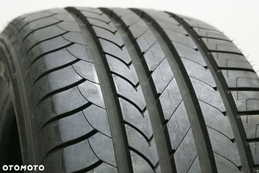 235/45R17 GOODYEAR EFFICIENTGRIP 7,6mm . - 2