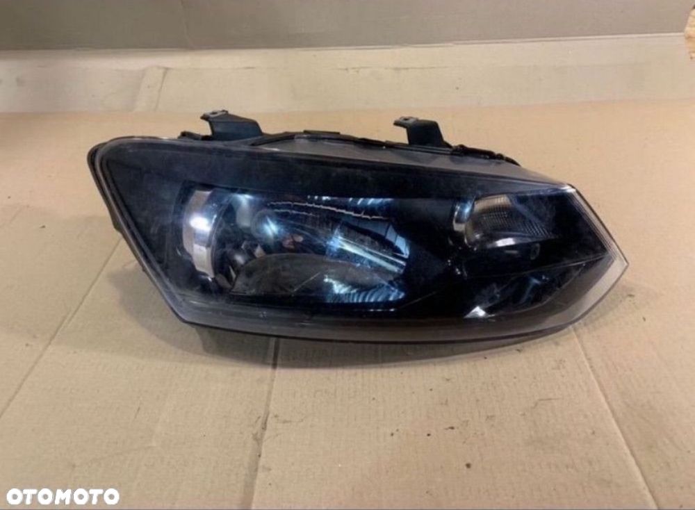 20-C033 lampa reflektor prawy vw polo 6R volkswagen