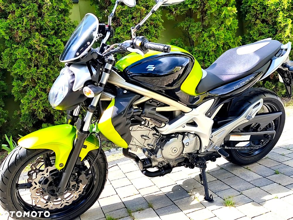 Suzuki Gladius - 3