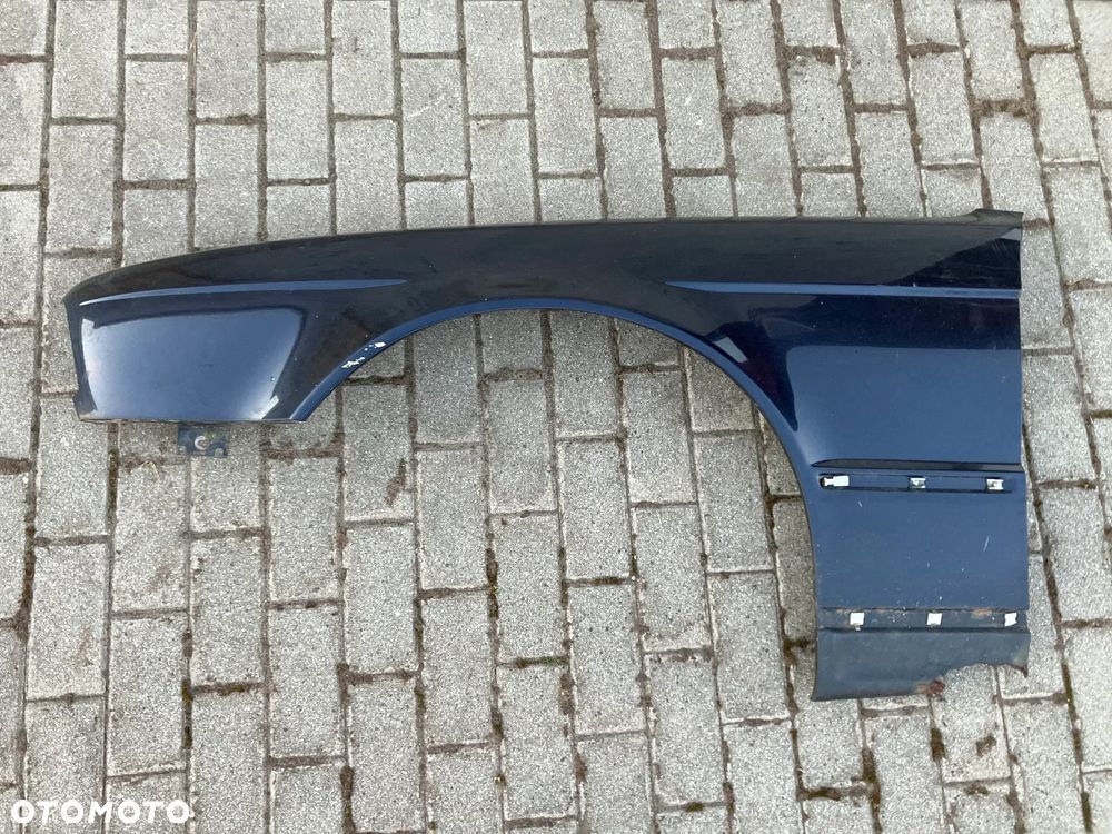BŁOTNIK BMW E34 LIFT 540i 93r LEWY PRZÓD ORIENTBLAU - 1