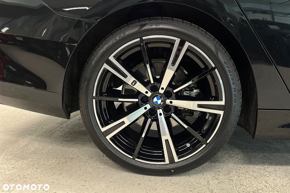 BMW Seria 5 520d xDrive mHEV M Sport - 16