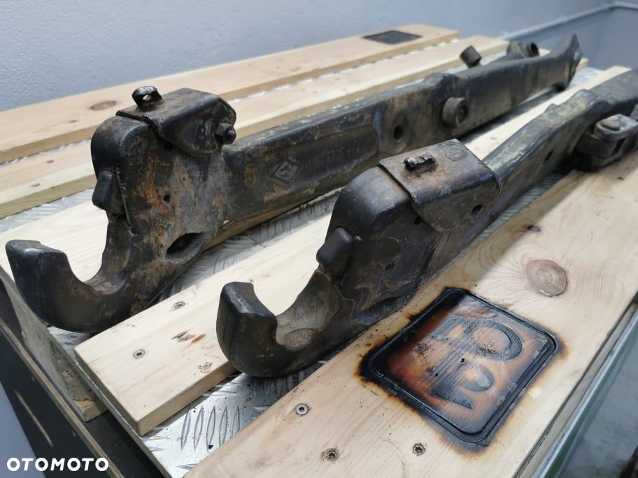 Haki podnośnika Massey Ferguson 3080 {Prawe dolne} - 4