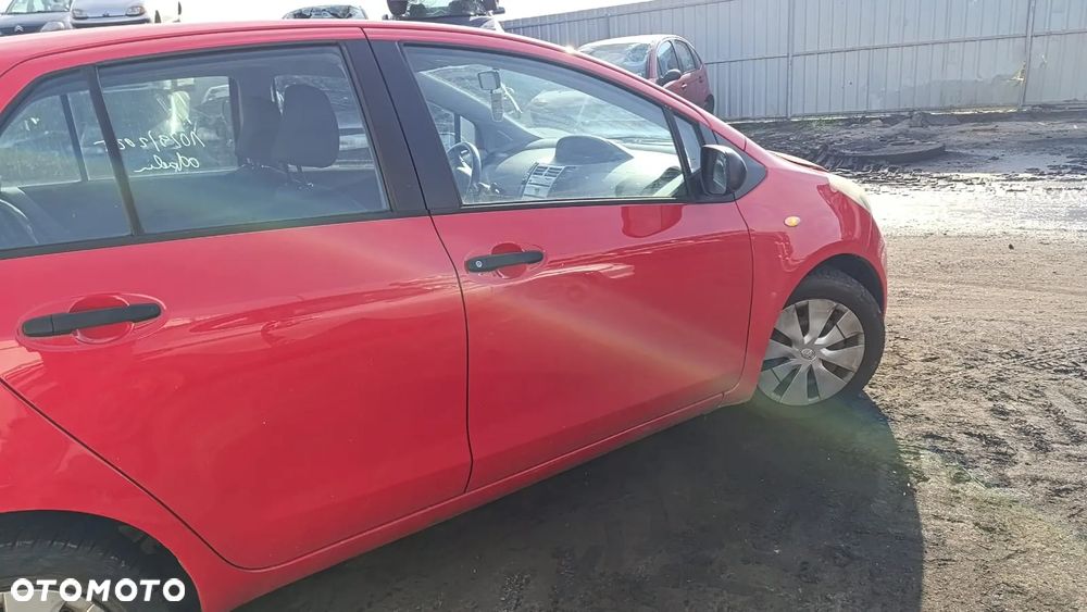 35532 toyota yaris II 1.3 1.3 87 km 2SZFE na części lakier 3P0 - 15