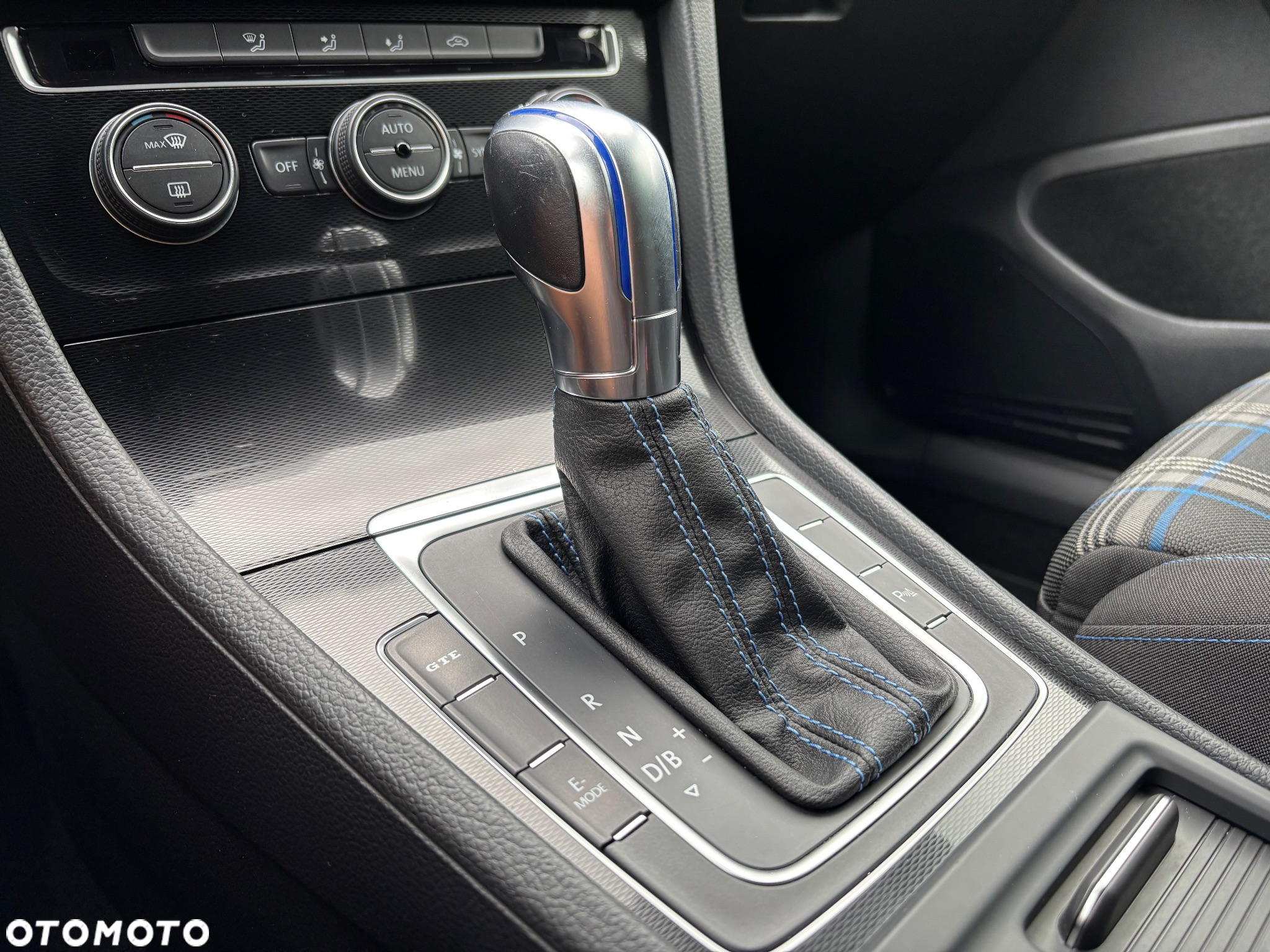 Volkswagen Golf VII 1.4 TSI Plug-In-Hybrid GTE - 26