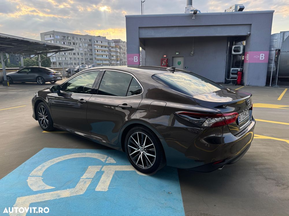 Toyota Camry 2.5 Exclusive - 11