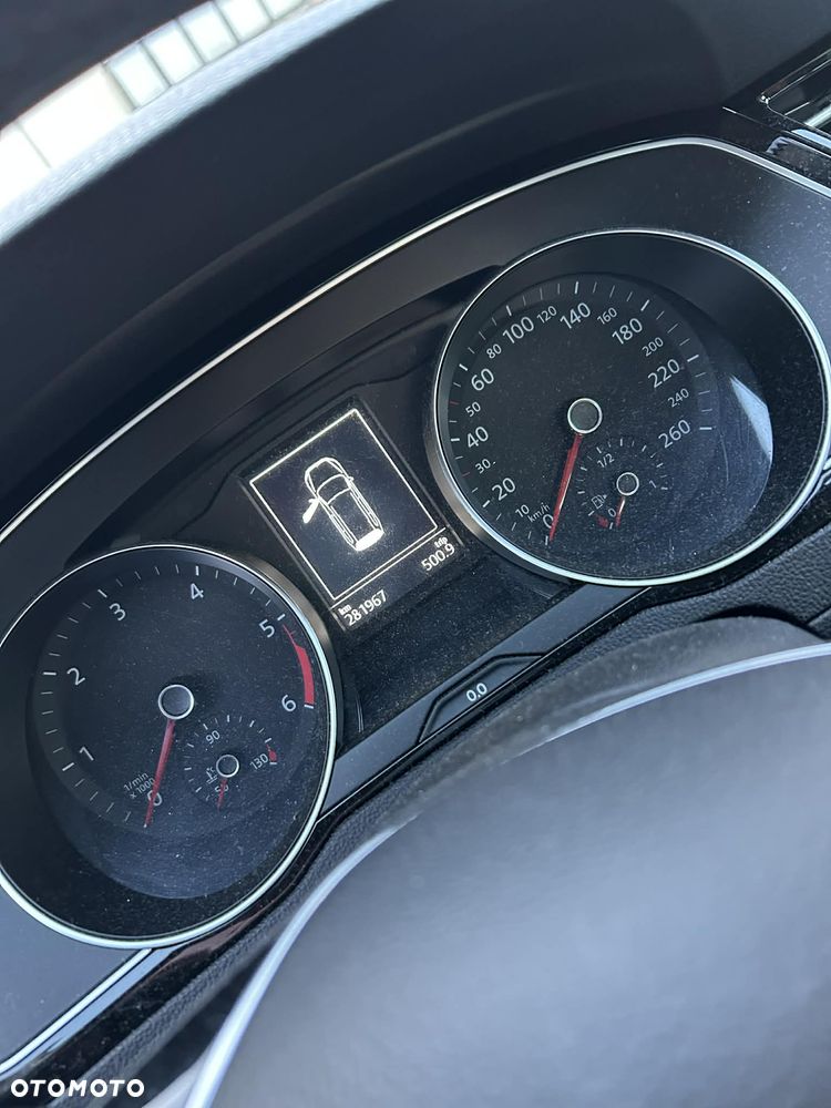 Volkswagen Passat 1.6 TDI SCR DSG Comfortline - 11