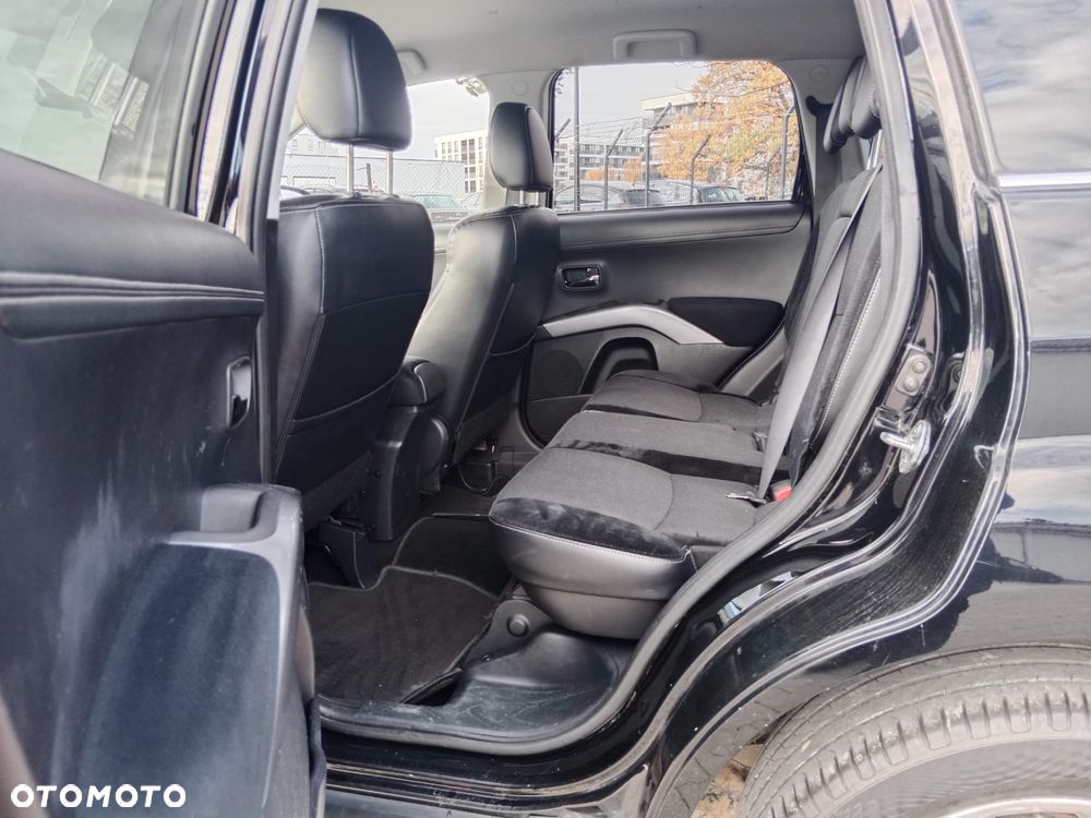 Mitsubishi Outlander 2.0 Intense + NAVI 2WD EU5 - 14