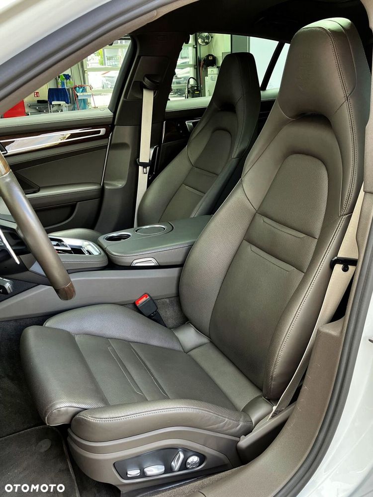 Porsche Panamera - 13