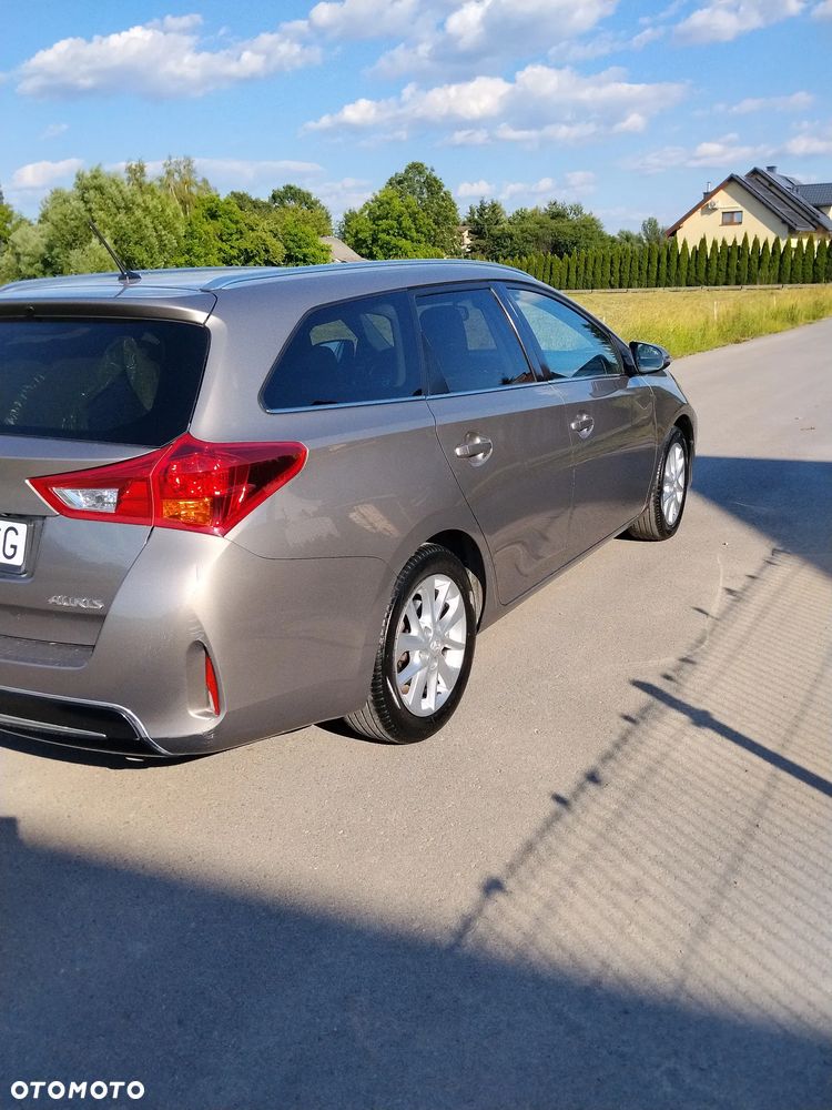 Toyota Auris 1.6 Premium Comfort - 6