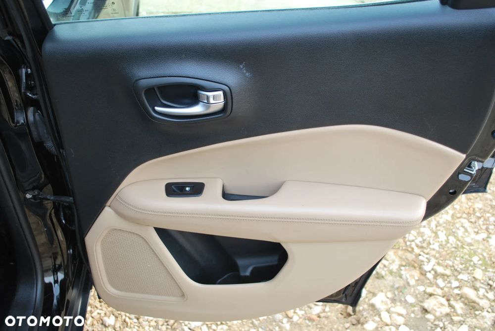 Jeep Compass 1.4 TMair Longitude FWD S&S - 24