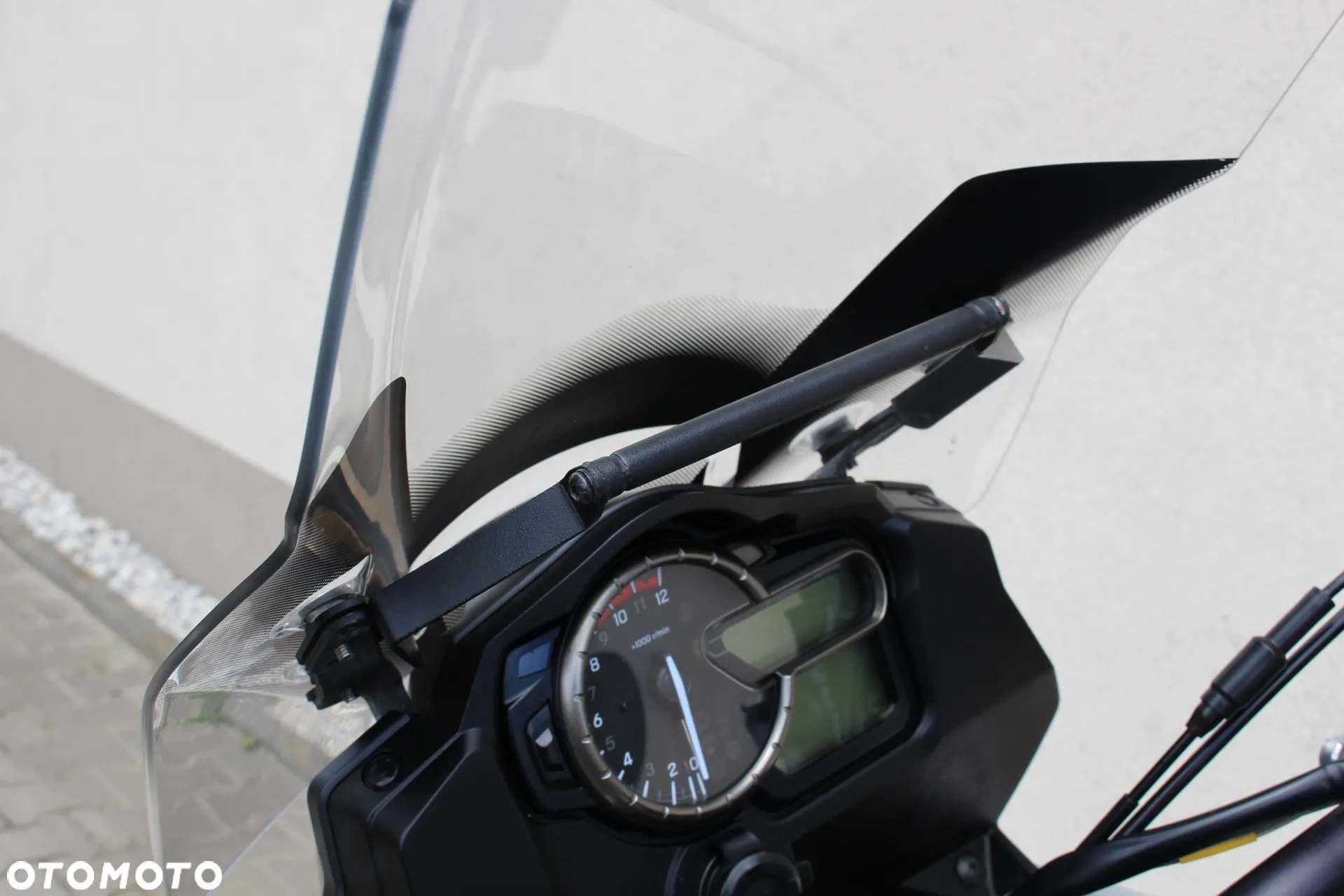 Suzuki V-STROM - 18
