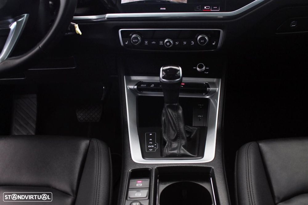 Audi Q3 45 TFSIe S tronic S line - 22