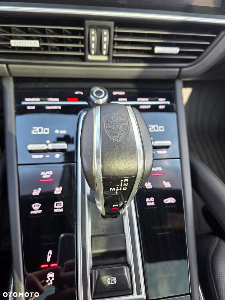Porsche Cayenne - 17