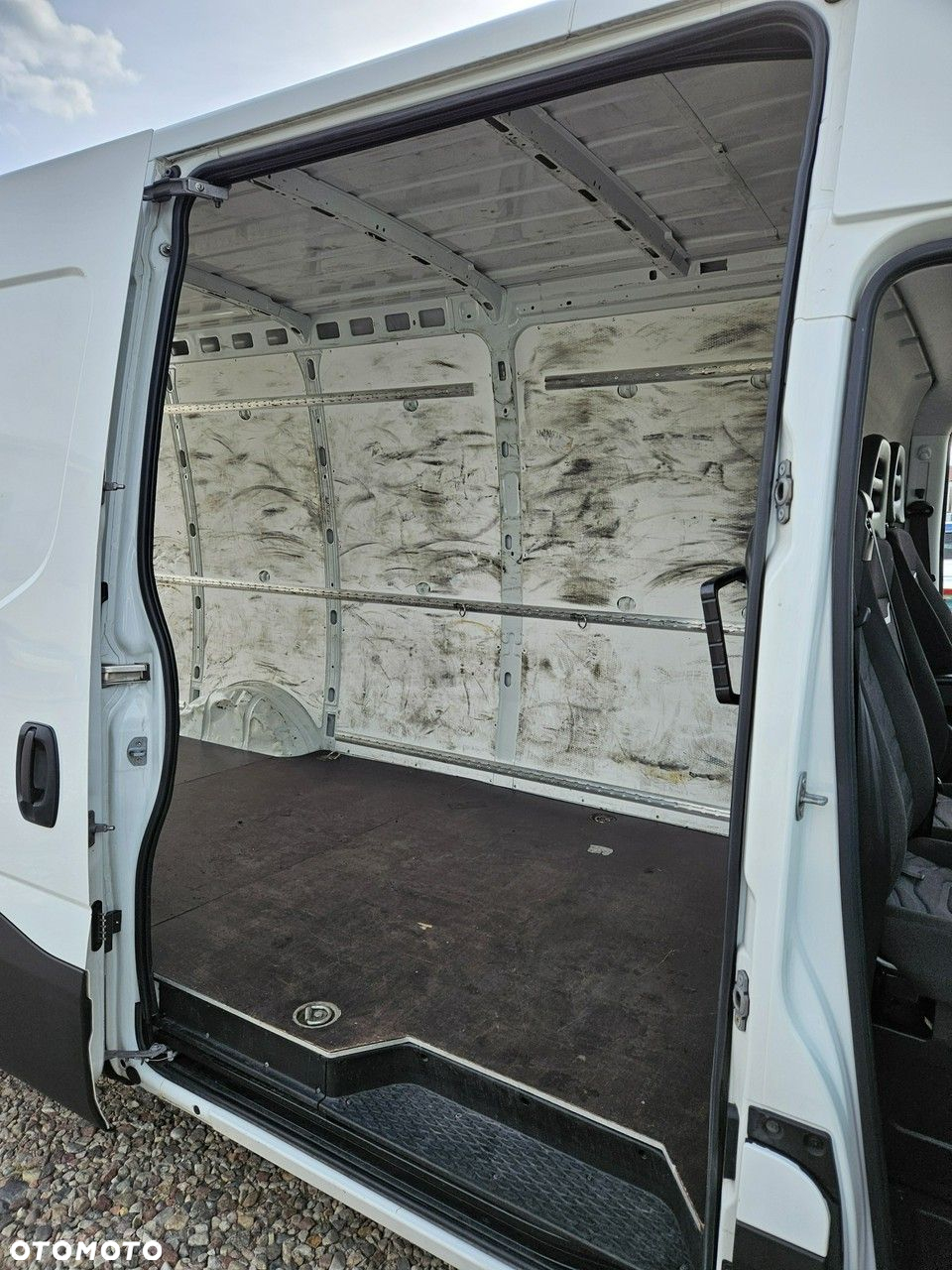 Iveco Daily 35S18 - 18