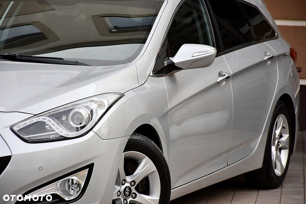 Hyundai i40 i40cw 1.7 CRDi Automatik Fifa World Cup Edition Silver - 10