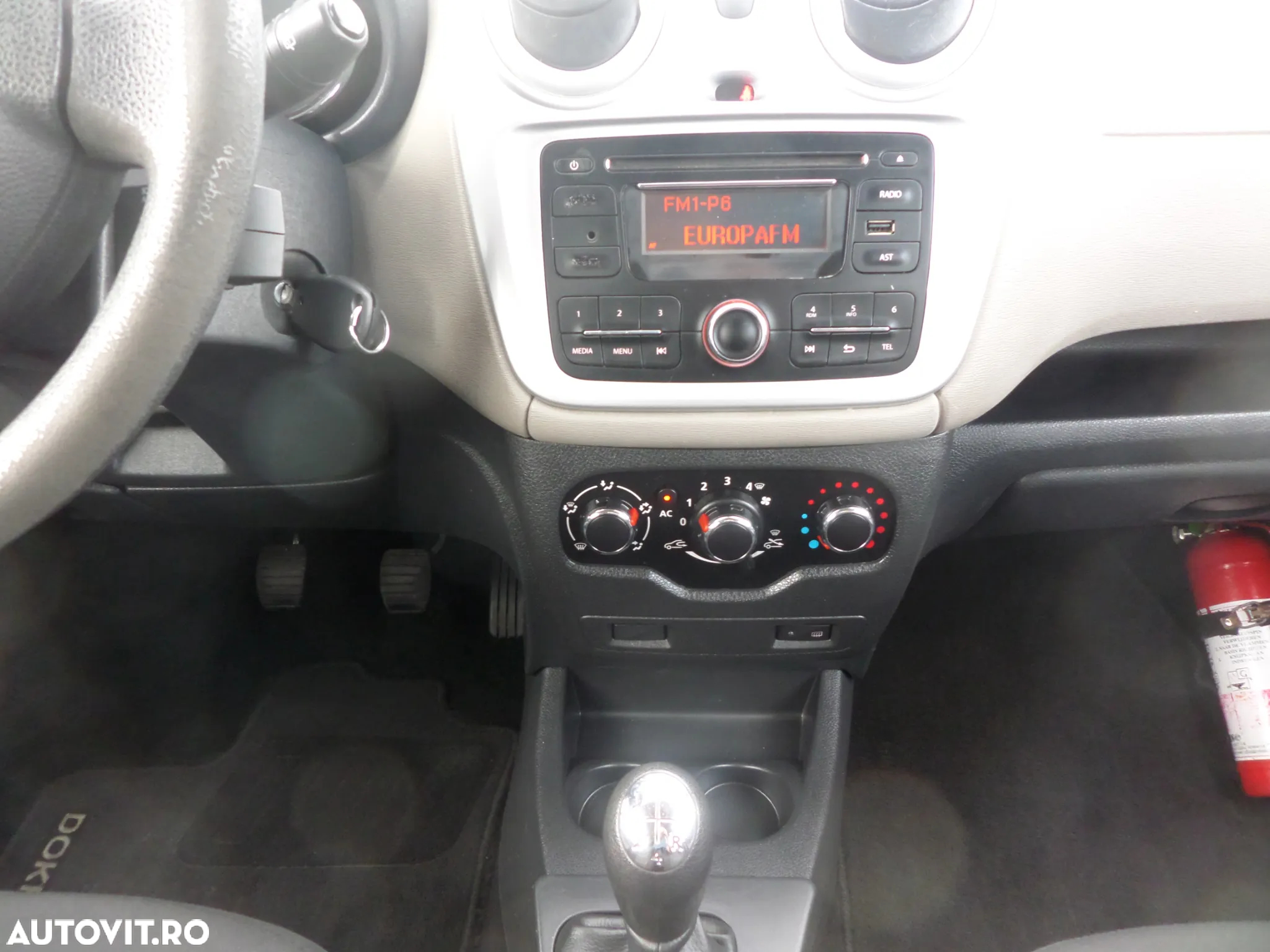 Dacia Dokker 1.5 dCi 90 CP Laureate - 32