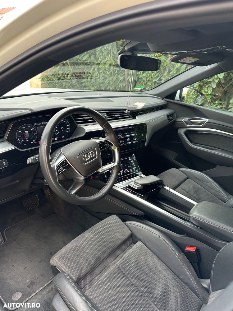 Audi e-tron 50 quattro S line - 12