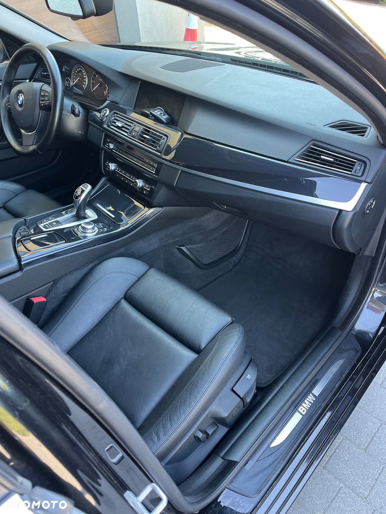 BMW Seria 5 525d xDrive Sport-Aut Modern Line - 13