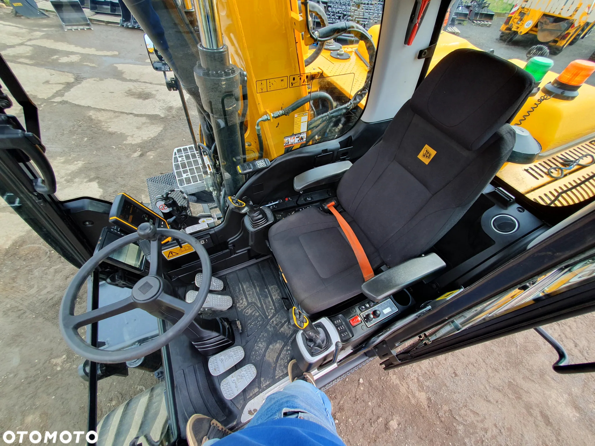 JCB JS145W - 28