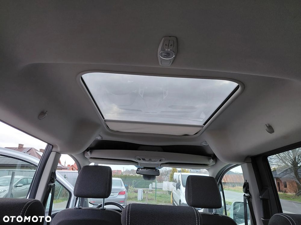 Ford Tourneo Connect 1.6 TDCi Titanium - 10