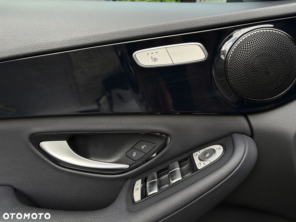 Mercedes-Benz Klasa C 200 9G-TRONIC - 35