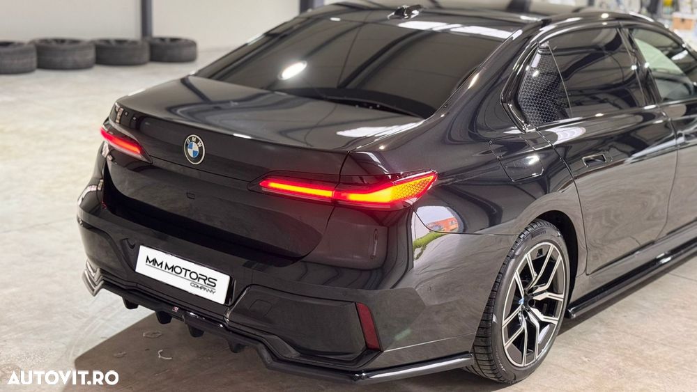 BMW Seria 7 740d xDrive MHEV - 11