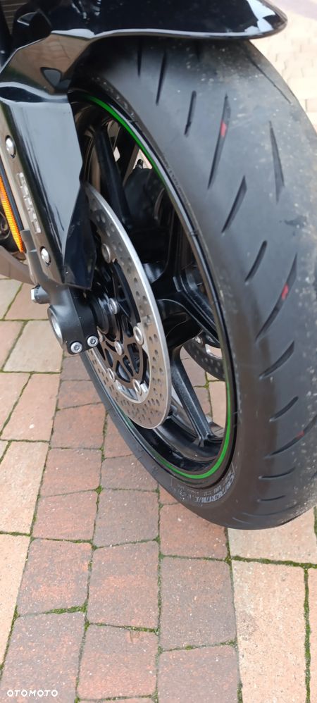 Kawasaki Ninja 1000 SX - 17
