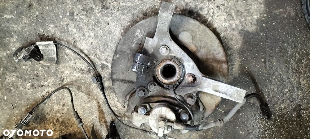 Zaciski piasta przód Vectra c signum 1.9 120km - 5