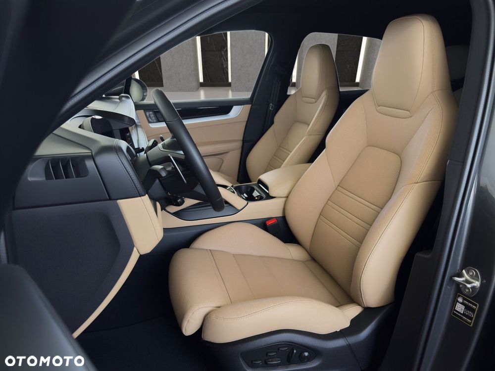 Porsche Cayenne - 14